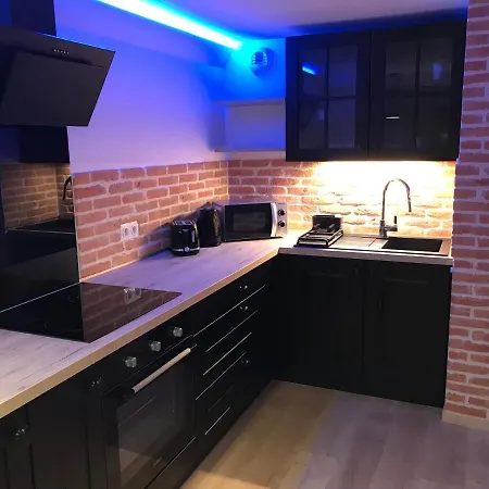 Le Jacuzzi Apartment